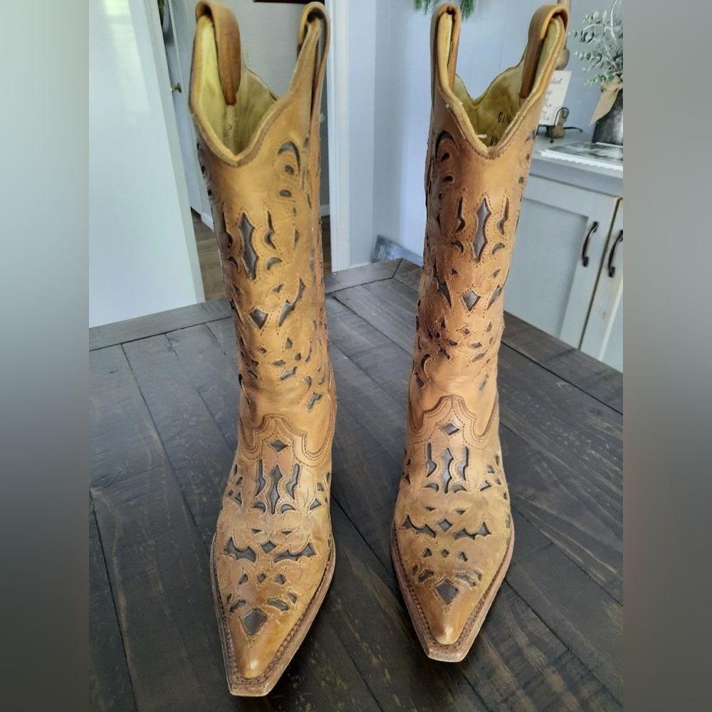 Woman’s Corral Boots size 6.5 worn once